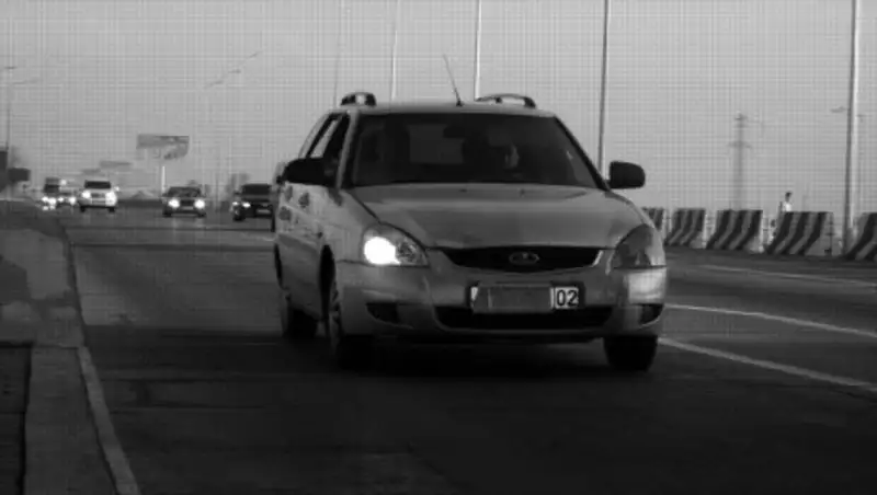 Бумага и хомуты: водители скрывают свои номера на платных дорогах