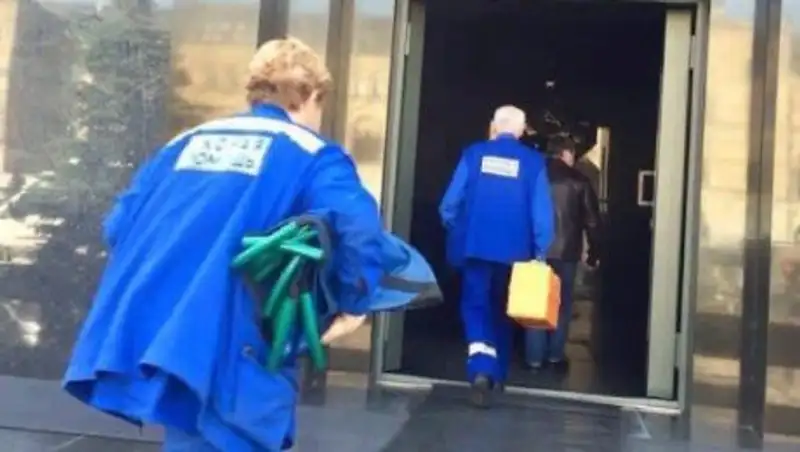 Ленин проснулся - пользователи Сети о фото с врачами в Мавзолее