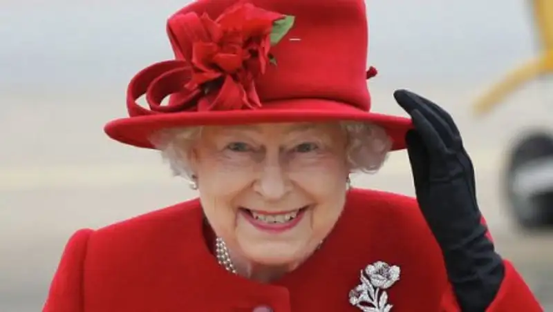 Королева Британии назначит своим 13 премьер-министром Терезу Мэй