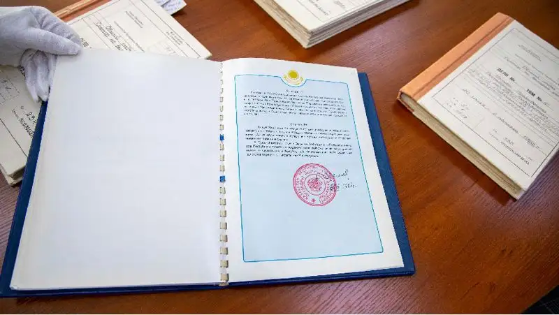 новая Конституция, оригинал в Алматы, Архив президента, фото - Новости Zakon.kz от 03.06.2022 14:06