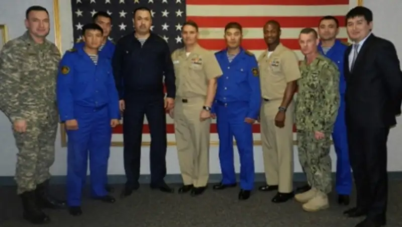 Казахстанские моряки посетили военно-морскую базу «Ньюпорт» в США