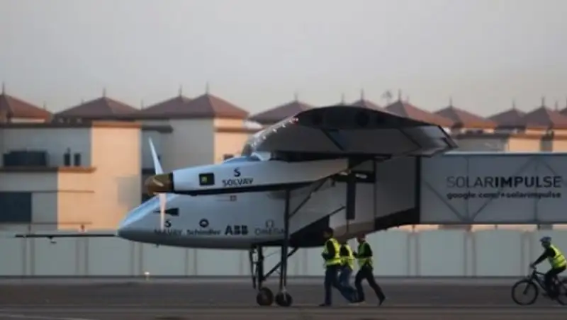 Самолет на солнечных батареях совершит кругосветный полет