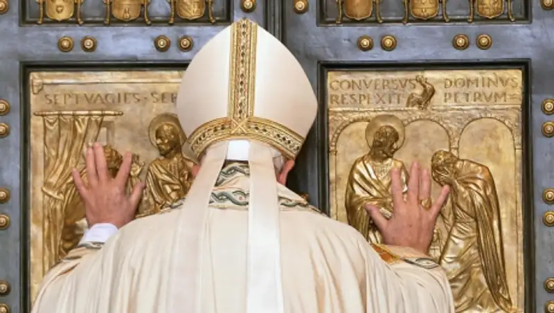 Папа Римский помоет ноги женщинам