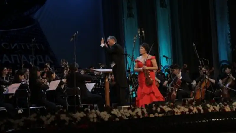 В Алматы состоялся концерт творческого коллектива КазНУИ 