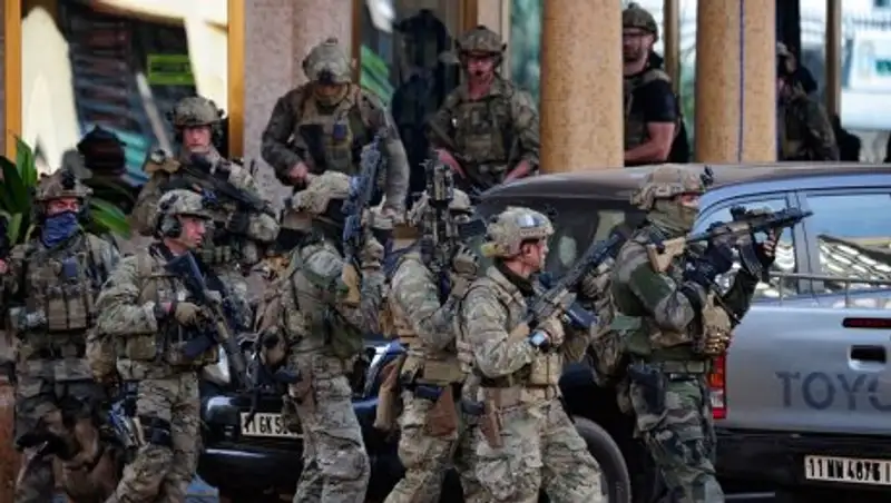 Боевики напали на посольство Франции в Буркина-Фасо