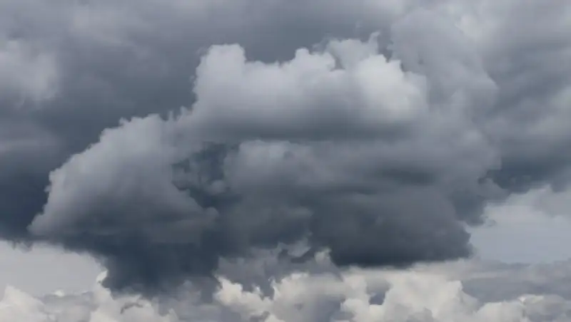 В столице и ряде областей Казахстана объявлено штормовое предупреждение