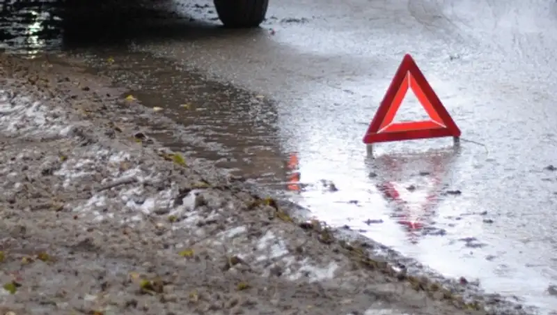 В Костанае автобус сбил девушку на пешеходном переходе