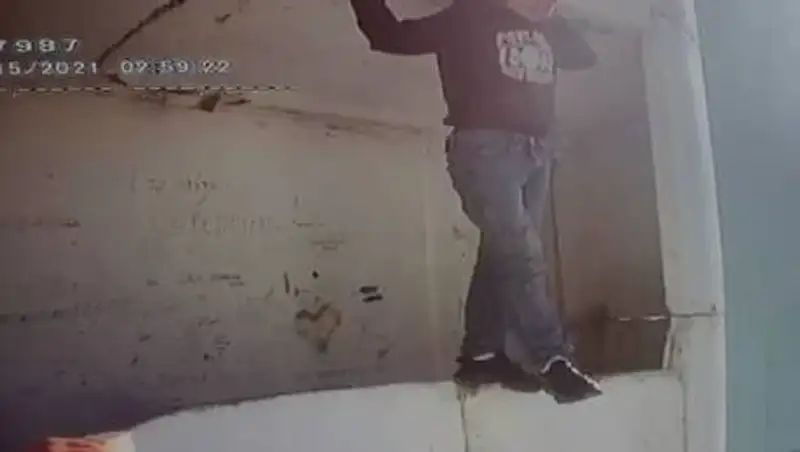 Павлодарец пытался спрыгнуть с 16-ого этажа из-за ссоры с женой