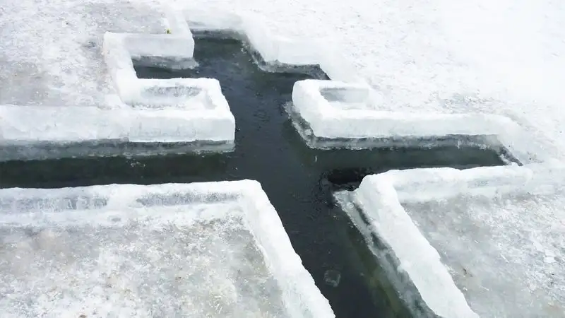 В Казахстане определили 250 мест для крещенских купаний