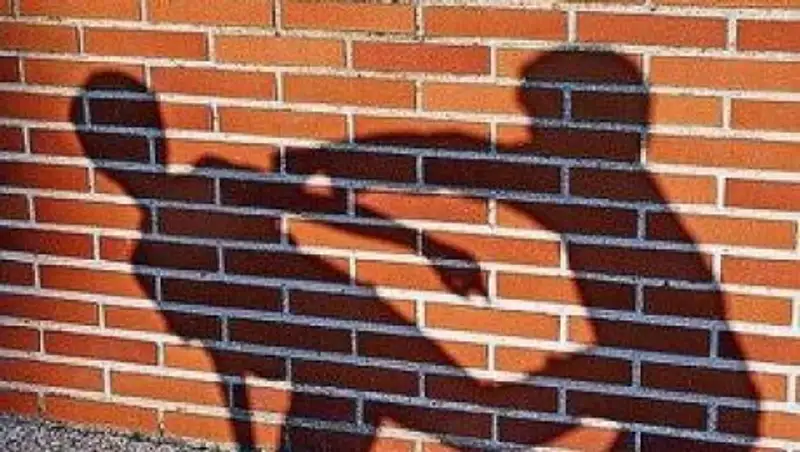 В Караганде толпа подростков избила мальчика