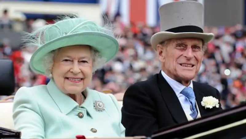 Елизавета II и принц Филип отмечают 70-летие совместной жизни