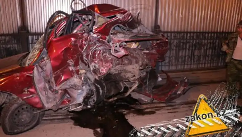 В Алматы напротив больницы произошло массовое ДТП со смертельным исходом