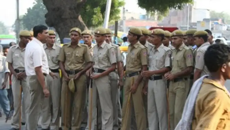 Число погибших в беспорядках на севере Индии достигло 74 человек