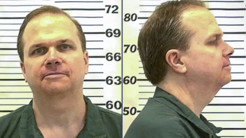 Убийце Джона Леннона в 12-й раз отказали в досрочном освобождении