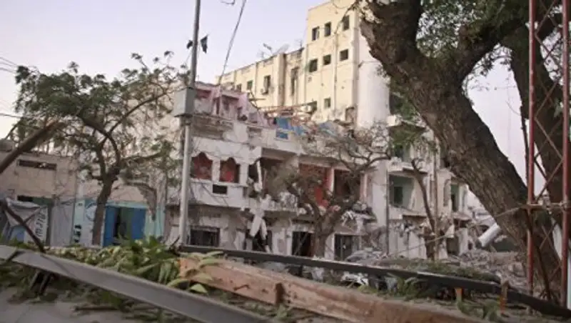 В столице Сомали прогремел мощный взрыв, слышна стрельба