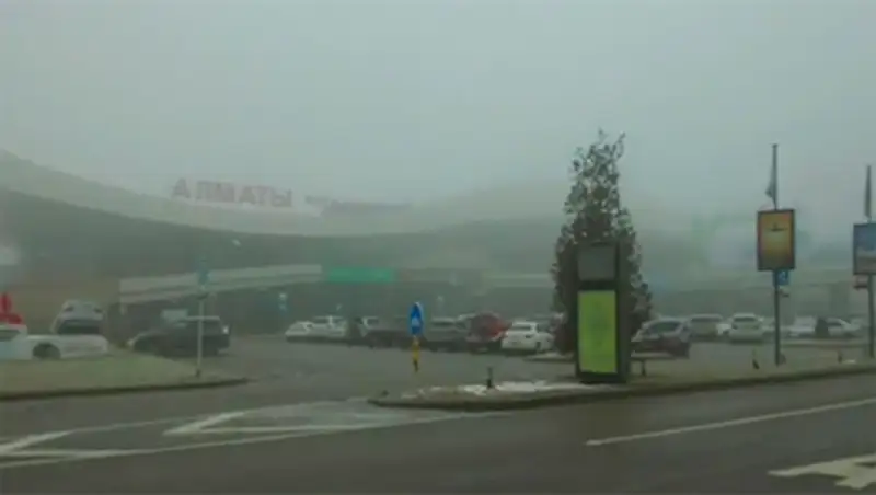 Пять авиарейсов задержано в аэропорту Алматы