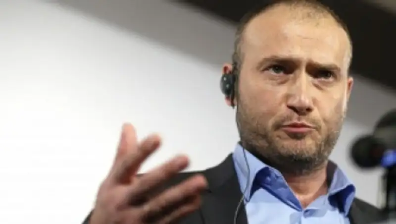 Ярош: нужно говорить про отставку президента Украины и про роспуск Рады