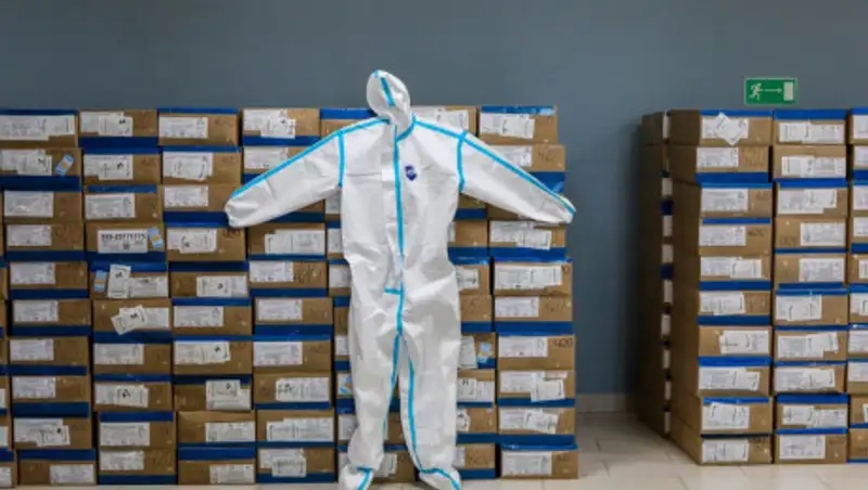 Израиль передает Казахстану защитные костюмы на 4,5 млн тенге