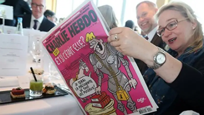 Charlie Hebdo выпустил карикатуру на землетрясение в Италии с лазаньей из трупов