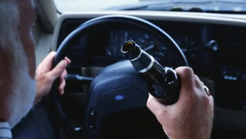 В Казахстане предложили устраивать пьяным водителям-рецидивистам публичную порку