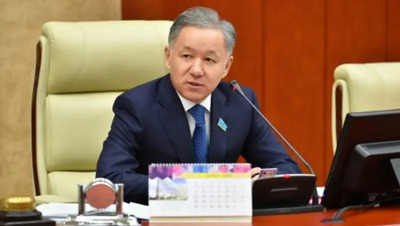 Нигматулин подписал распоряжение о созыве совместного заседания палат парламента РК