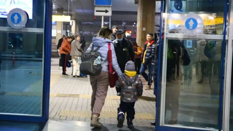 Более 700 пассажиров застряли в аэропорту Шымкента