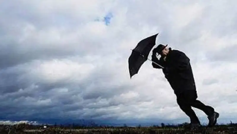 В шести областях Казахстана объявлено штормовое предупреждение