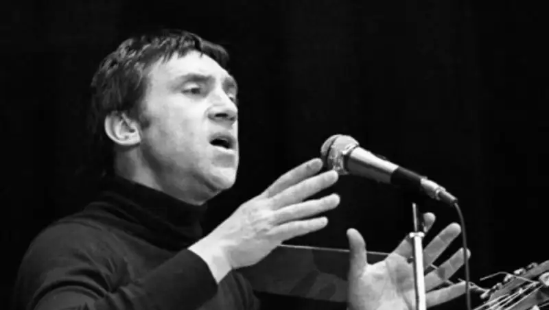 Марина Влади продаст посмертную маску Высоцкого