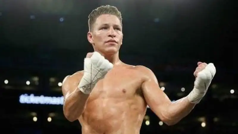 Автограф Головкина может помочь введенному в кому после нокаута боксеру