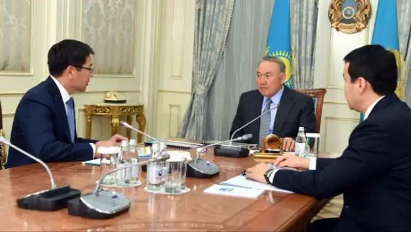 Назарбаев провел встречу с председателем правления АО «НАК «Казатомпром» Жумагалиевым