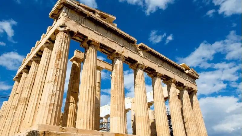 Греция открыла границы туристам из Казахстана