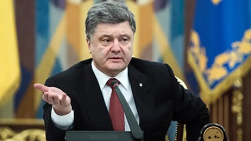 Порошенко сравнил виновность Сталина и Гитлера в начале Второй мировой