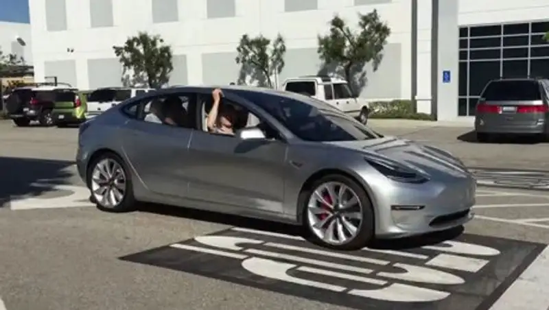 Tesla привлечет еще $1,15 млрд 