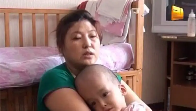 В Кызылорде мать детей-инвалидов обвиняет благотворительный фонд в присвоении денег