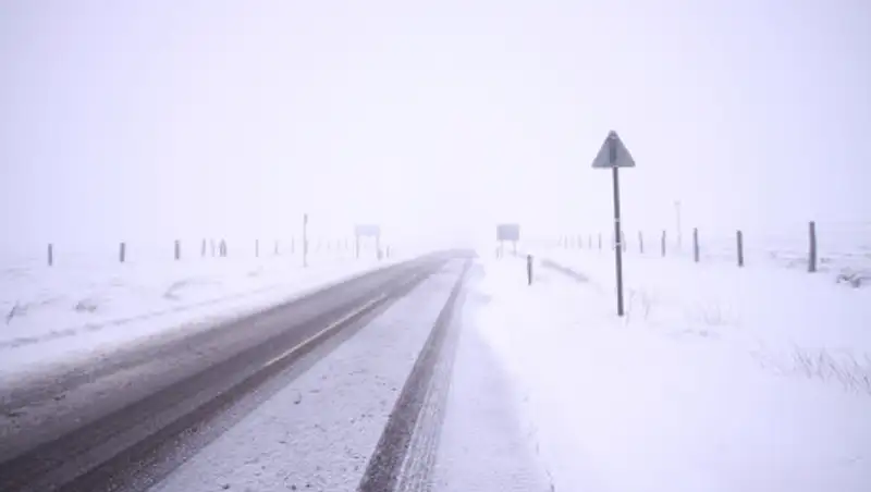 Дороги закрывают в Казахстане
