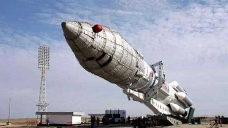 На Байконуре началась сборка ракеты космического назначения "Протон-М"