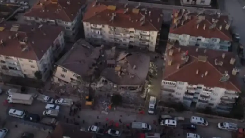 Последствия землетрясения в Турции с высоты птичьего полета - жуткое видео