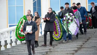 прощание, ученый, фото - Новости Zakon.kz от 22.04.2022 13:16