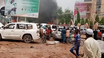Госперевород в Нигере: мятежники подожгли  штаб-квартиру правящей партии