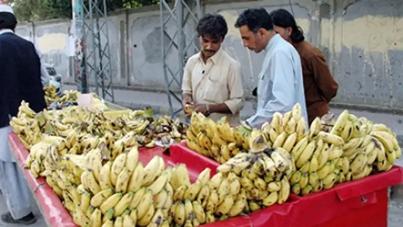 В Индии из вора извлекли золотую цепочку при помощи 48 бананов