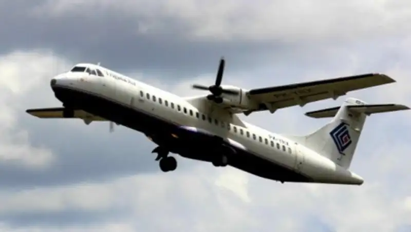 Индонезия: замечены фрагменты разбившегося самолета