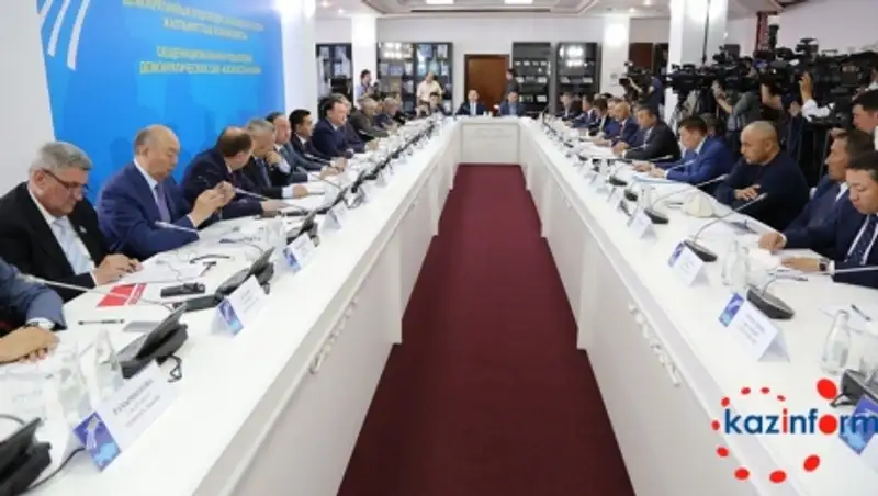 А.Бектаев: более 1,2 млн казахстанцев стоят в очереди на получение земельного участка