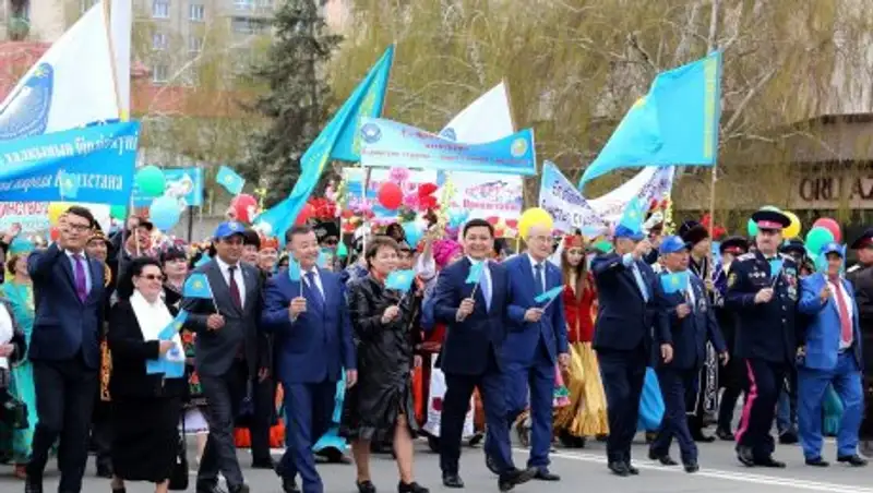 Более 40 тысяч жителей Уральска вышли на первомайскую демонстрацию