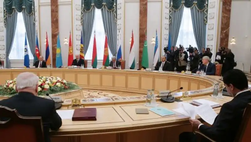 Лидеры СНГ на саммите в Бишкеке обсудят сокращение аппарата органов содружества