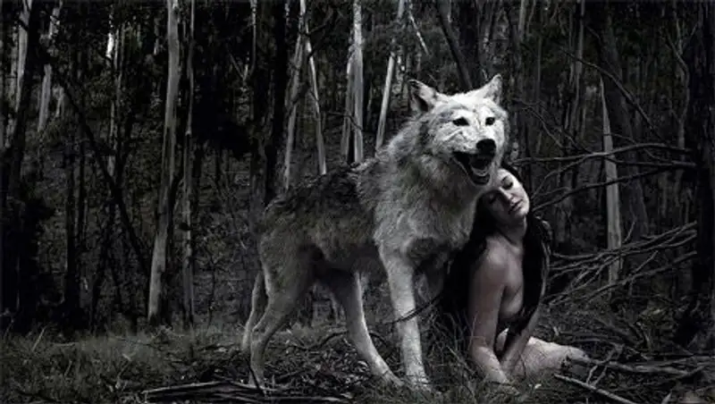 Девичьи фантазии в диком лесу