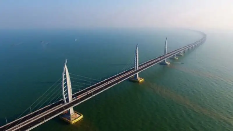 Построен самый длинный морской мост в мире