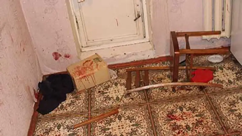 В Алматы муж убил жену гантелей (фото)