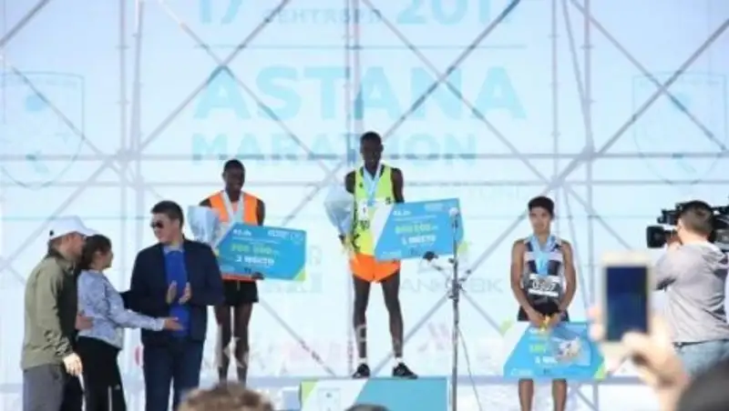 На марафоне в Астане первым 40-километровку пробежал кениец