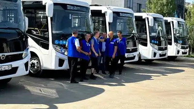 На городских маршрутах Уральска, фото - Новости Zakon.kz от 28.07.2023 19:03