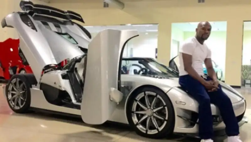 Флойд Мэйуэзер показал алмазный суперкар